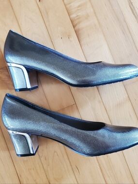 Soft Style Womens Deanna Pump Heel Gold Patent Size 9.5